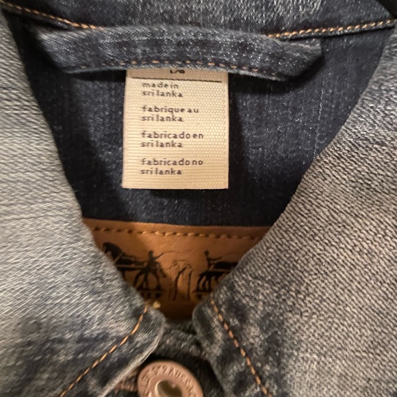 Levi’s jean jacket - Picture 3 of 5